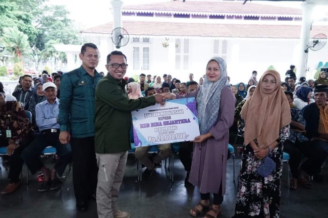 20 Kelompok Di Tanah Datar Kesenian Terima Bantuan Sosial 