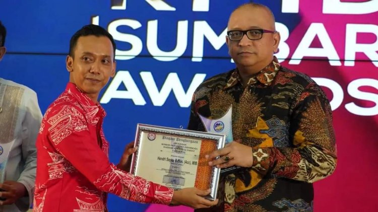 KPID Sumbar Nobatkan Wako Hendri Septa Sebagai Kepala Daerah Peduli Penyiaran 2022