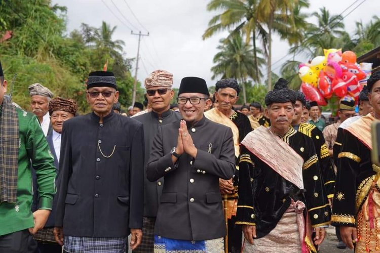 Dihadiri Bupati Eka Putra, 27 Penghulu Nagari Tanjung Bonai Dikukuhkan