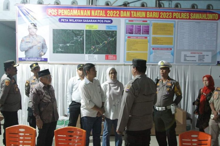 Wali Kota Sawahlunto Kunjungi Pos Nataru Bersama Forkompinda 
