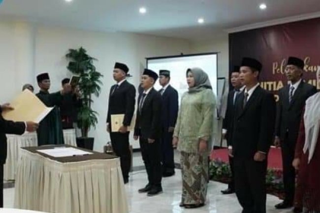 10 Panitia Pemilu Kecamatan Dilantik KPU Padang Panjang