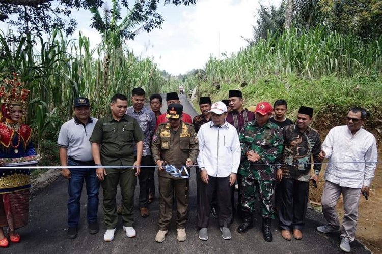 Bupati Eka Putra Resmikan Jalan Kapalo Lakuak Jorong Pato 