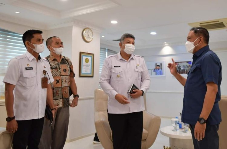 Temui Menpora Wali Kota Solok Zul Elfian Umar Paparkan Pembangunan Stadion Marahadin