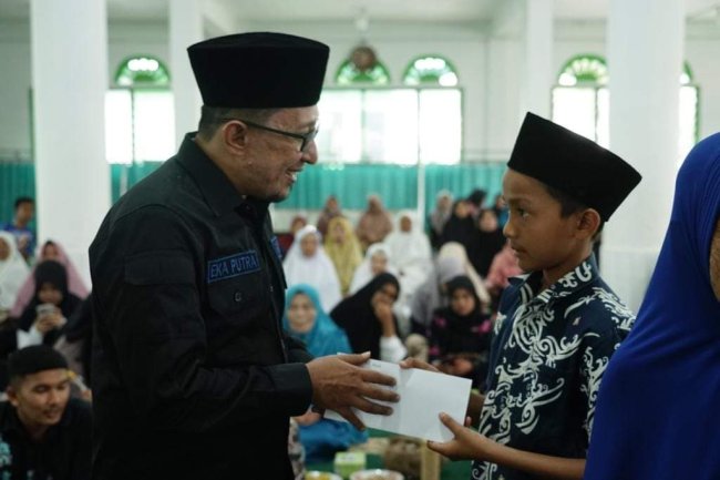 Milad Ke 3 Yayasan Mutiara Hati Annisa Serahkan Bantuan Untuk anak Yatim Piatu  Dan Lansia