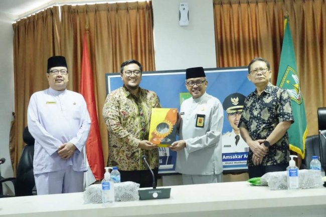 Wabup Richi Aprian Paparkan Potensi Pertanian Tanah Datar Di Kantor Wali Kota Batam 