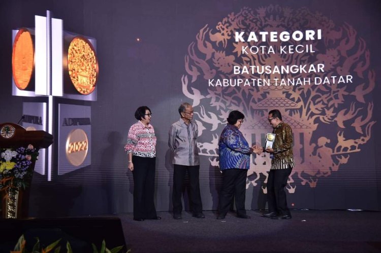 Setelah Empat Tahun Pemkab Tanah Datar Kembali Terima Penghargaan Adipura 