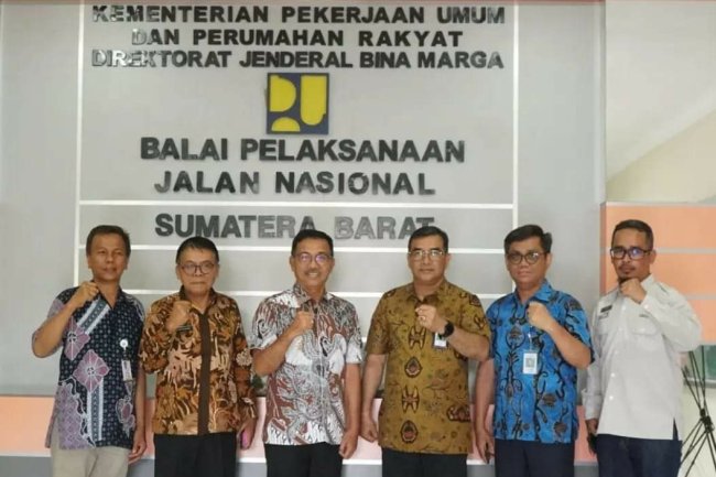 Perjuangan Bupati Solok Selatan Ruas Jalan Padang Aro - Sungai Sungkai Dibiayai APBN. 