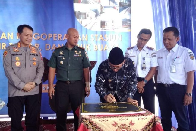 Wali Kota Padang Resmikan 3 Stasiun Kereta Api 