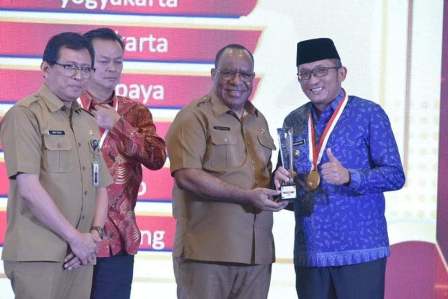Terbaik Nasional, Pemko Padang Raih Penghargaan SPM Award 2023