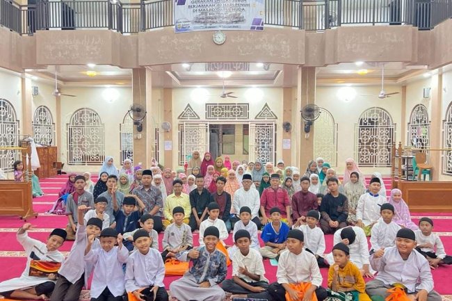 Masjid Darul Huda Nanggalo Gerakan Salat Subuh dan Isya Berjamaah, Ajarkan Anak Cinta Masjid