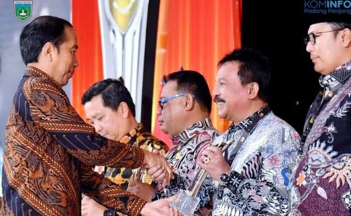 Raih PPKM Award, Penanganan Covid-19 Padang Panjang Terbaik Di Sumatera 