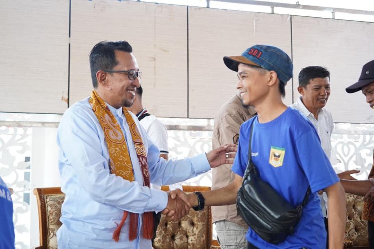 Jelang Ramadan, 116 Petugas Kebersihan di Tanah Datar Menerima Bantuan
