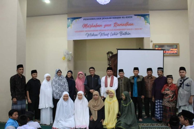 Wali Kota Padang Hendri Septa Safari Subuh Ramadhan Kunjungi Mesjid Dan Mushalla 