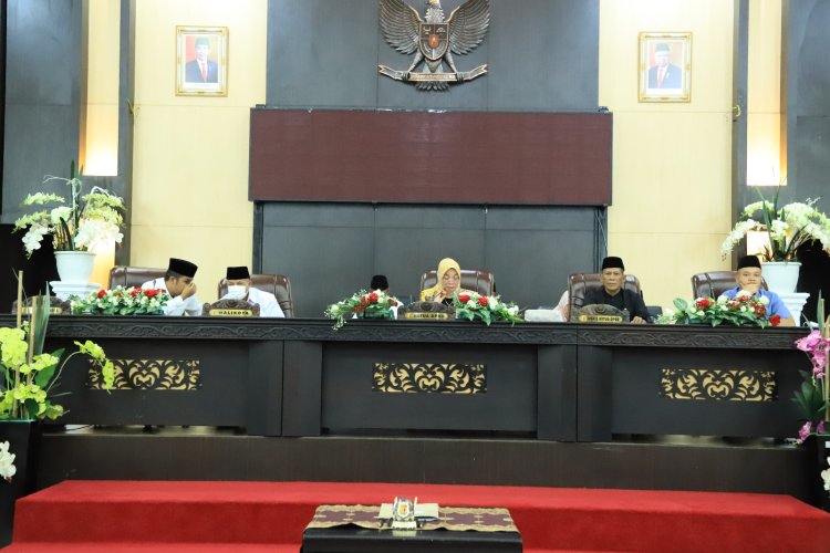 Wawako Ramadhani Sampaikan LKPj Walikota Solok Tahun 2022 Dalam Sidang Paripurna DPRD Kota Solok