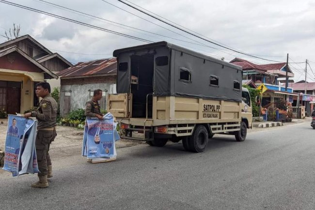 Spanduk Liar Hiasi Kota Padang Panjang Ditertibkan 