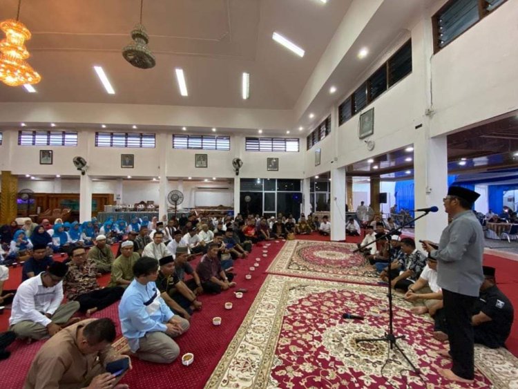 Buka Puasa Bersama Insan Olahraga dan PKH, Wako Hendri Septa Ajak Wujudkan Kota Padang Sehat