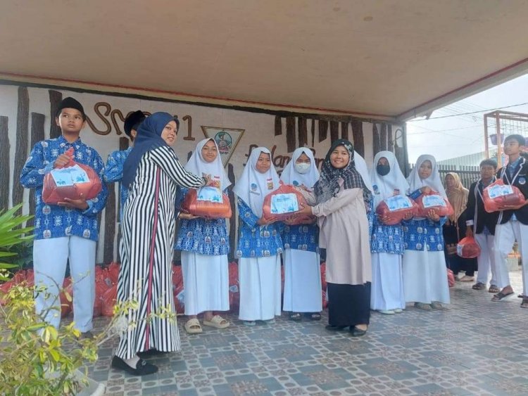 Puncak SMPN 1 Peduli 170 Paket Sembako Dibagikan