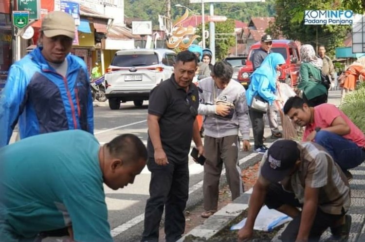 Dukung Sumbar Bersih Pemko Padang Panjang Ajak ASN Goro
