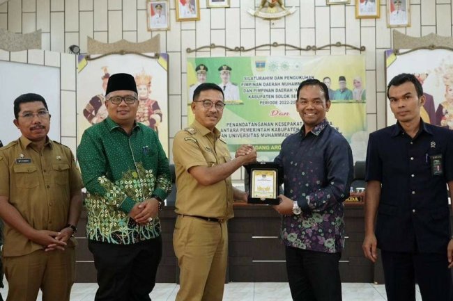 Pemkab Solsel Dengan Universitas Muhammadiyah Sumbar MoU Pengembangan SDM