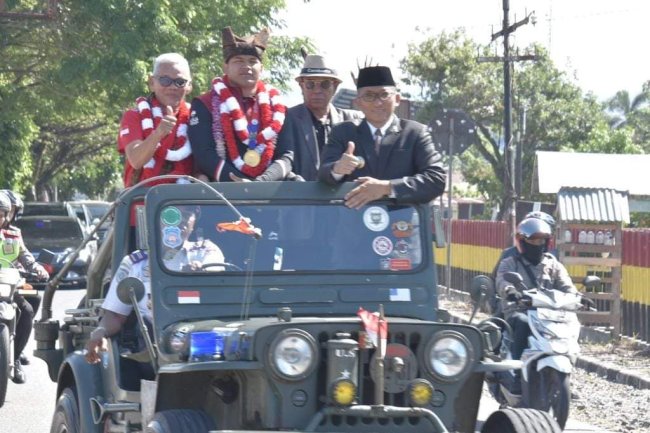 Raih Emas Gulat SEA Games, Randa Rian Septa Di Arak Keliling Kota Padang