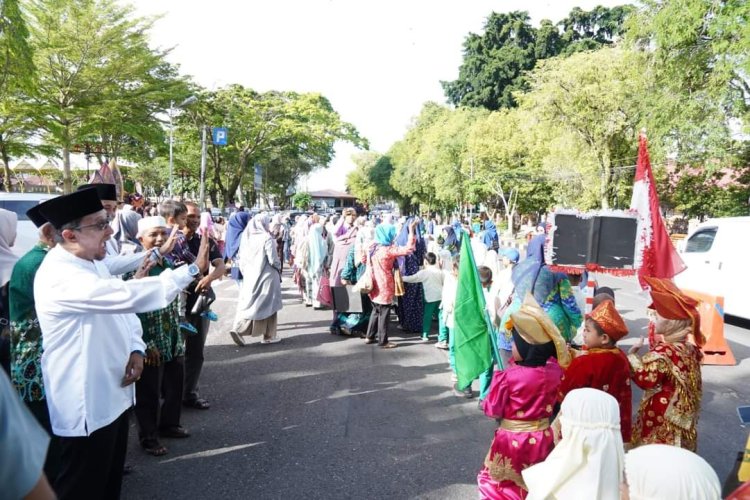Bupati Eka Putra Mengenang Masa Kecil Di Pawai Alegoris Muhammadiyah 