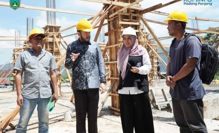 Wako Fadly Amran Tinjau Pembangunan NICU RSUD Padang Panjang 