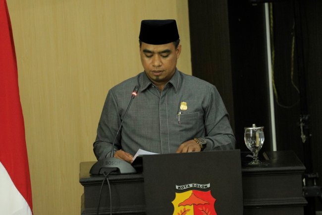 Fraksi Solok Adil Makmur Sampaikan Pandangan Umum Terhadap Nota Penjelasan Empat  Ranperda Kota Solok