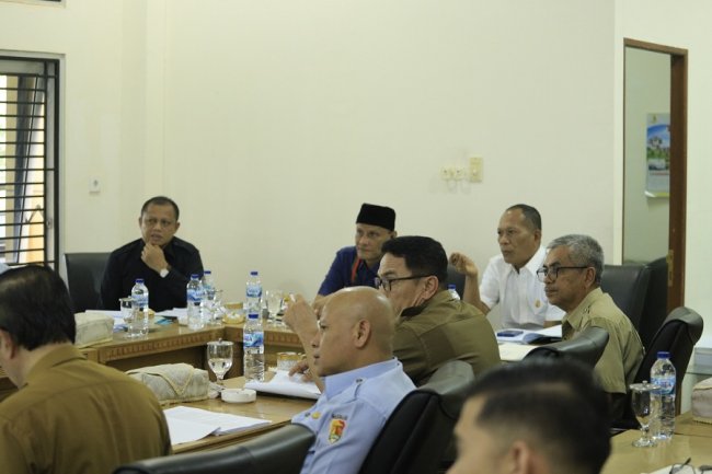 Pansus DPRD Kota Solok Laksanakan Pembahasan Ranperda Perumda Air Minum Pincuran Gadang