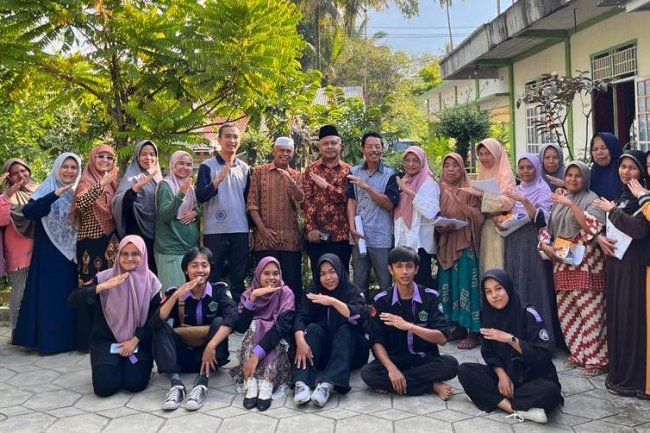 DORONG BUDIDAYA AYAM KAMPUNG, DOSEN UMMY SOLOK KUNJUNGI KELTAN SADAR GAWAN