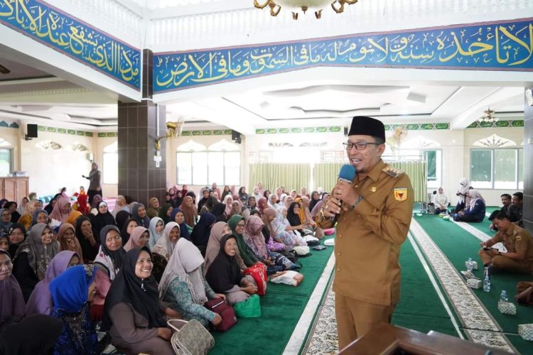 Bupati Eka Putra Motivasi Penerima PKH Di Kecamatan Lintau Buo Utara