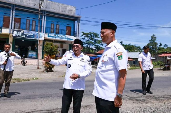 Gubernur Mahyeldi Tinjau Rencana Jalan Lajur 2 Di Nagari Cubadak 