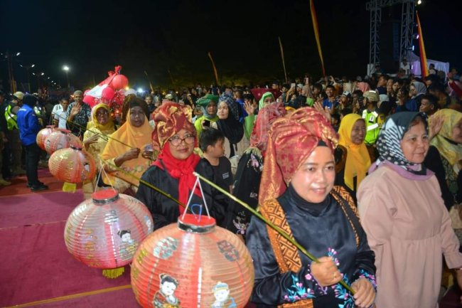  Pawai Telong-Telong Rayakan Hari Jadi Kota Padang Ke-354