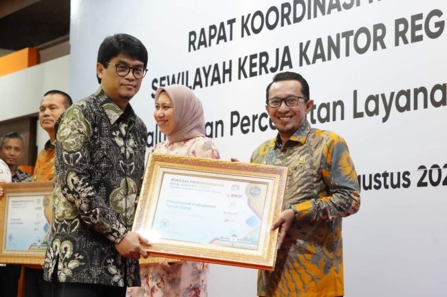 Bupati Eka Putra: Penghargaan BKN Award 2023 Berkat Kinerja ASN 