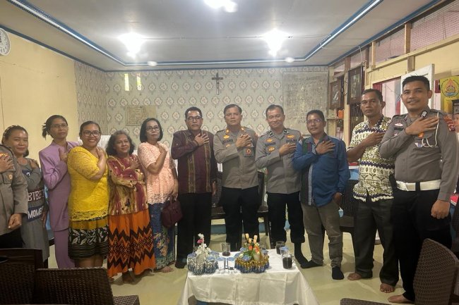 Polres Dharmasraya Sambangi Jemaat Umat Kristiani di Nagari Sikabau