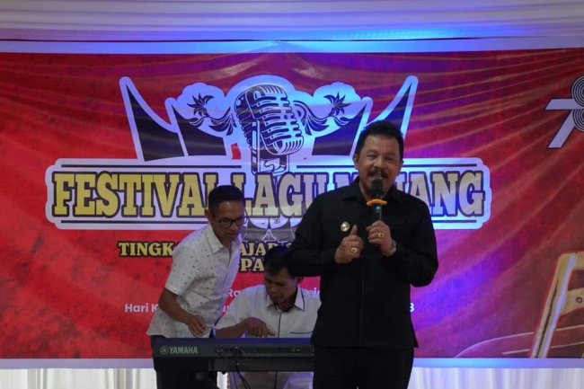 Semarak HUTRI di Festival Lagu Minang Pelajar se-Pabasko