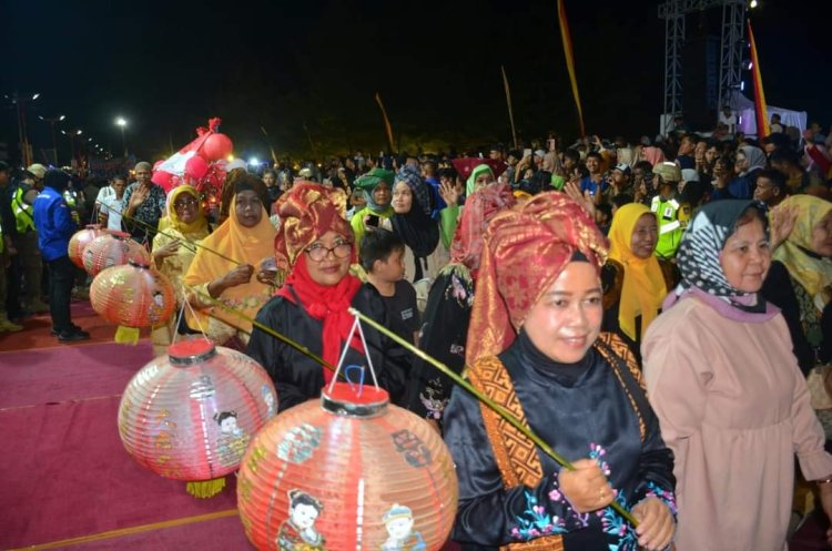  Pawai Telong-Telong Rayakan Hari Jadi Kota Padang Ke-354