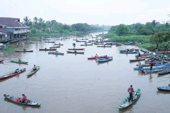 Kenalkan Potensi Sungai, Bupati Sambas Buka Lomba Mancing Udang  di Sungai Semparuk Sebangkau