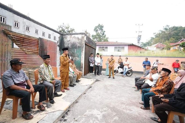 Pemkab Tanah Datar Bantu Korban Kebakaran di Kecamatan Rambatan dan Pariangan 