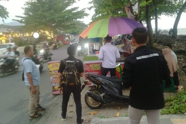 Pemko Padang Akan Tertibkan Tenda Ceper dan Pungli di Pantai Padang