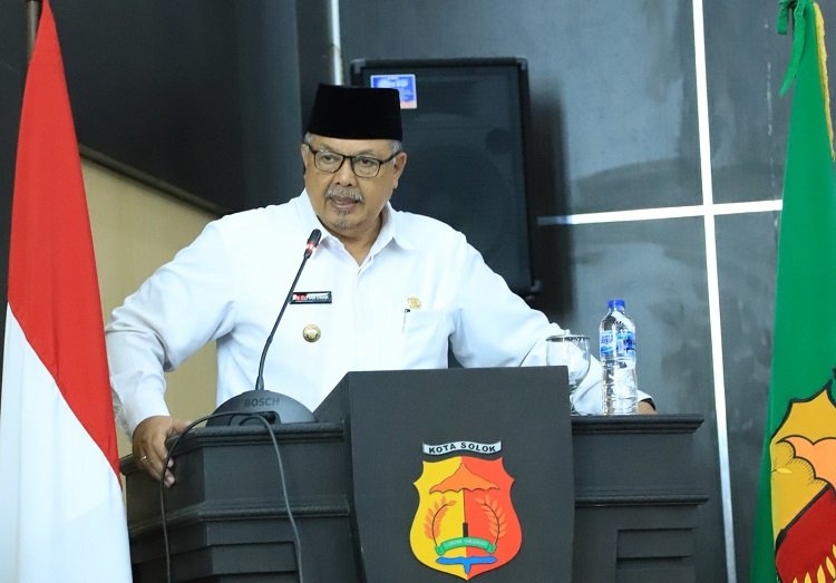 Hadiri Paripurna DPRD, Walikota Solok Sampaikan Nota Penjelasan Perubahan APBD 2023