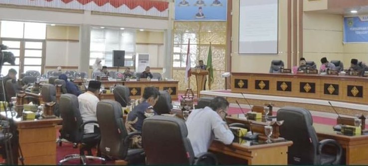 5 Fraksi DPRD Padang Panjang Sampaikan Pandangan Umum  Ranperda Perubahan APBD 2023