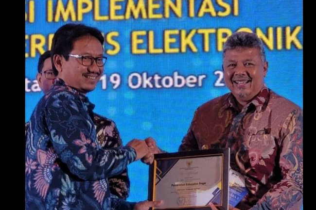 Kota Solok  Instansi Terbaik Nasional  Pemanfaatan Layanan Pusat Data Nasional (PDN) 2023