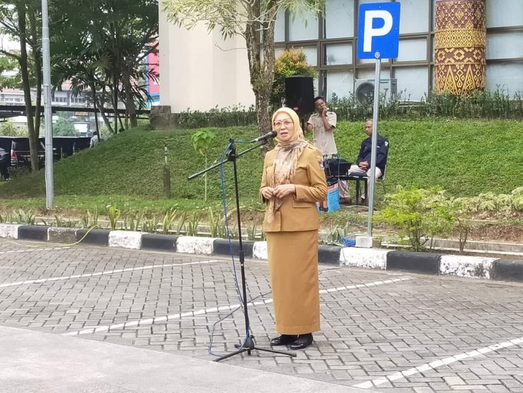 Pedagang Sudah Berjualan di Pasar Kuliner Pantai Padang 