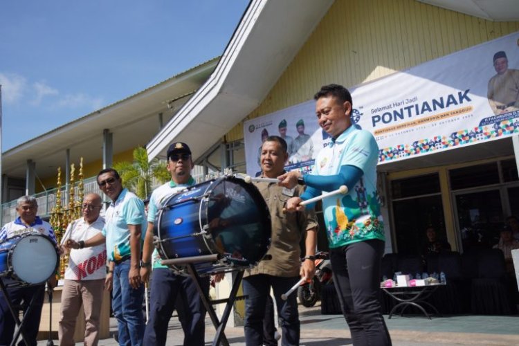 Wako Edi Rusdi Kamtono Harap Drumband Asal Pontianak Bisa Berkiprah di Nasional