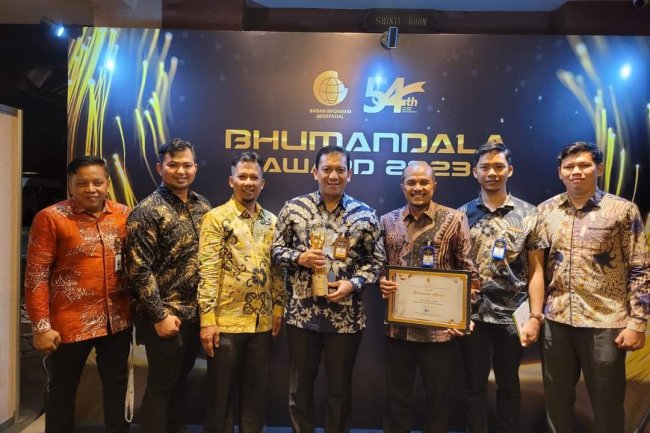 Pemko Padang Panjang Terima Medali Emas Bhumandala Award 2023