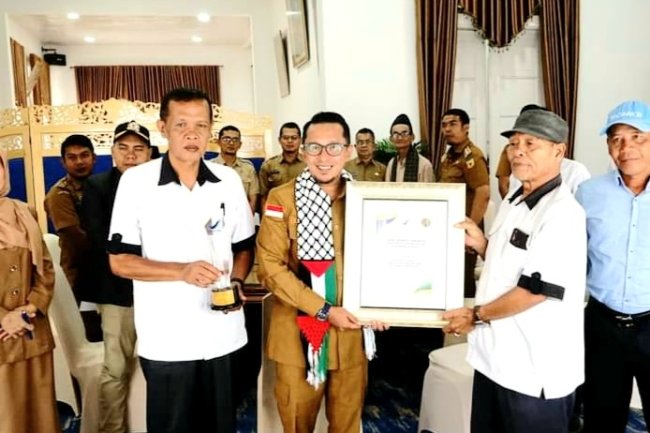 Tanah Datar Raih Penghargaan Nasional, Pasar Simabur Pasar Pangan Aman Berbasis Komunitas 2023