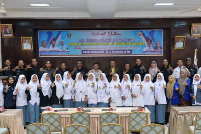 Perkenalkan Jurnalistik ke Kawula Muda, KWRI Tanah Datar Gelar Pelatihan