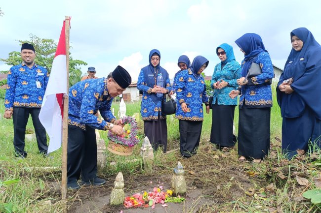 Peringatan Hari Pahlawan di Kota Pontianak, Ziarah ke  Makam  Para  Pahlawan