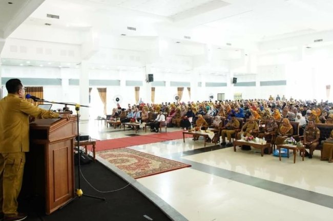 Bupati Eka Putra:  Guru Jangan Tersandung Hukum Karena Pungutan Tidak Resmi