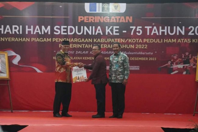 Ke 7 Kalinya Pemerintah Tanah Datar Terima Penghargaan Kabupaten Peduli HAM Dengan Nilai Tertinggi